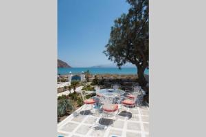 Seaview beautiful house with 2 bedrooms in Molos Paros Greece