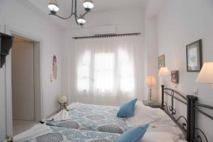 Seaview beautiful house with 2 bedrooms in Molos Paros Greece