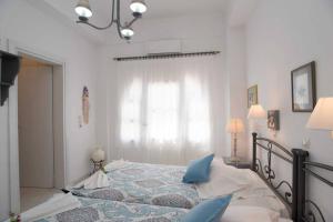 Seaview beautiful house with 2 bedrooms in Molos Paros Greece
