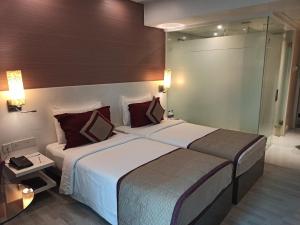 Majestic Court Sarovar Portico