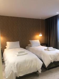 SV Acropolis Residence