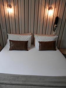 Hotels Hotel La Caravelle : photos des chambres