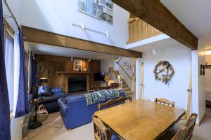 Katsos Ranch Retreat