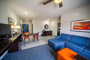 One-Bedroom King Suite room in Holiday inn Express & Suites Oklahoma City Southeast an IHG Hotel