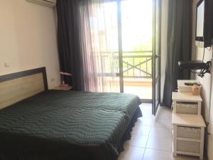 Apartment on the sea at St Nicholas ComplexLyme