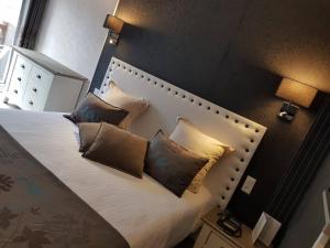 Hotels Le Trophee By M Hotel Spa : photos des chambres