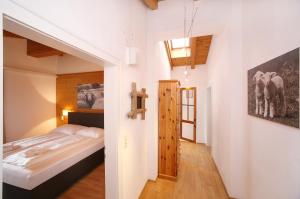 Penthouse Three-Bedroom Apartment room in Edelweiss am See