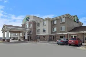Holiday Inn Express Hotel & Suites Omaha West by IHG - Green Meadows
