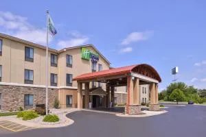 Holiday Inn Express & Suites Topeka West I-70 Wanamaker by IHG - توبيكا