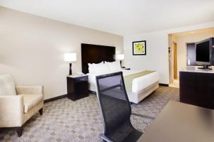 Standard Room room in Holiday Inn Express Hotel & Suites Mebane an IHG Hotel