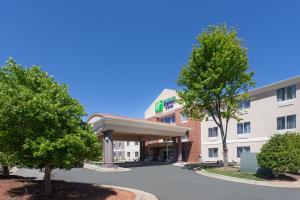 Holiday Inn Express Hotel & Suites Mebane by IHG