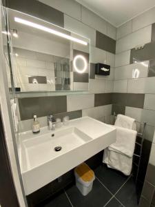 Hotels Hotel Courbet : photos des chambres