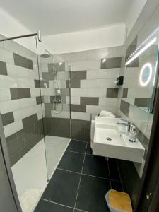 Hotels Hotel Courbet : photos des chambres
