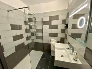 Hotels Hotel Courbet : photos des chambres