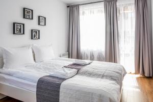 City View Apartment With 2 Bedrooms and Free Garage