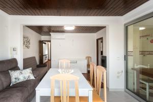 Atiko in the city center on 2 lines of the sea!