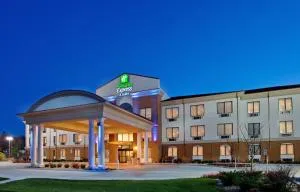 Holiday Inn Express Hotel & Suites St. Charles by IHG - 文茨维尔
