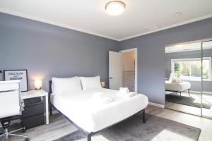 Penthouse Two at World Artists Living