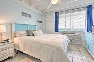 Panama City Beach Studio with Pool and Beach Access