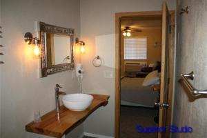 Superior Studio room in Lumbermen's Village