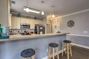 Golfers Getaway 1 Mile to Myrtlewood Golf Club!