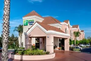 Holiday Inn Express & Suites Lathrop by IHG - 莱思罗普