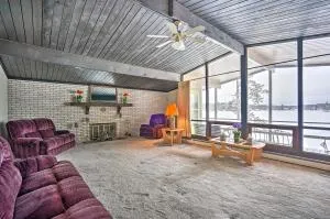 Rustic Crooked Lake Cottage with Views and Deck - Evart