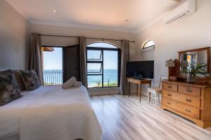 6 Bedroom Tuscan Styled Home in Umdloti Beach