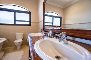 6 Bedroom Tuscan Styled Home in Umdloti Beach