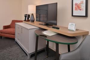 Standard King Room room in Holiday Inn & Suites Raleigh Cary an IHG Hotel