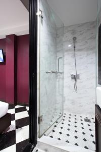 Violet Tower at Khaosan Palace