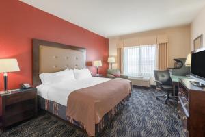 King Room room in Holiday Inn Hotel & Suites Grand Junction-Airport an IHG Hotel