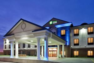 Holiday Inn Express Hotel & Suites McPherson, an IHG Hotel