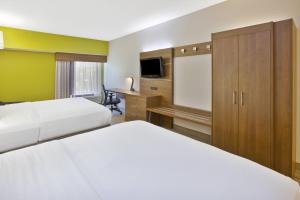 Standard Room room in Holiday Inn Express Hotel & Suites Cincinnati Northeast-Milford an IHG Hotel