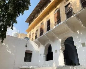 topaz backpackers - Pushkar