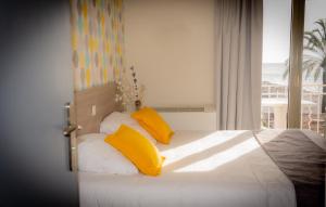 Hotels Hotel et Appartements Reine D'Azur : Chambre Double Confort - Vue sur Mer