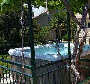 Holiday house Tender near Trogir, jacuzzi