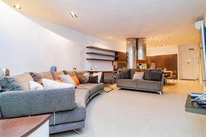 Luxury Apartment in La Latina by Batuecas