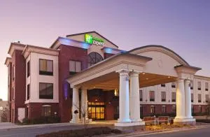 Holiday Inn Express & Suites Pine Bluff/Pines Mall by IHG - Stuttgart