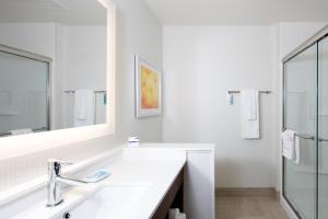 Holiday Inn Express East Peoria - Riverfront by IHG