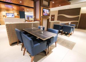 Holiday Inn Express & Suites Miami Airport East by IHG