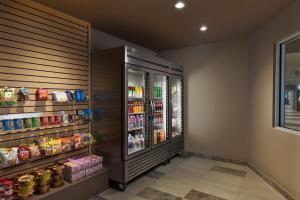 Holiday Inn Express & Suites - Portland Airport - Cascade Stn by IHG