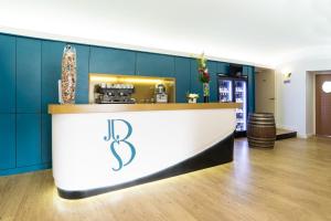 Logis Hôtel Le Bellevue