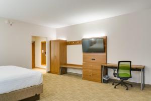 Standard King Room with Extra Space room in Holiday Inn Express & Suites Russellville an IHG Hotel