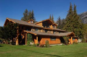 Bella Coola Mountain Lodge