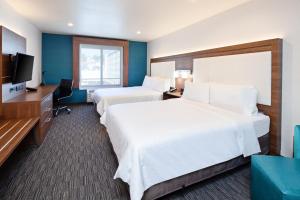 Queen Room with Two Queen Beds room in Holiday Inn Express Hollywood Walk of Fame an IHG Hotel