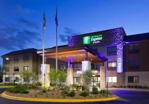 Holiday Inn Express Hotel & Suites Minneapolis-Golden Valley by IHG - Crystal
