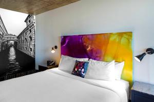 Deluxe Double Queen - Disability Access room in Lorenzo Hotel