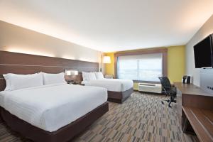 Queen Room with Two Queen Beds room in Holiday Inn Express & Suites Uniontown an IHG Hotel