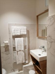 Hotels Hotel Du Cygne Tours : photos des chambres